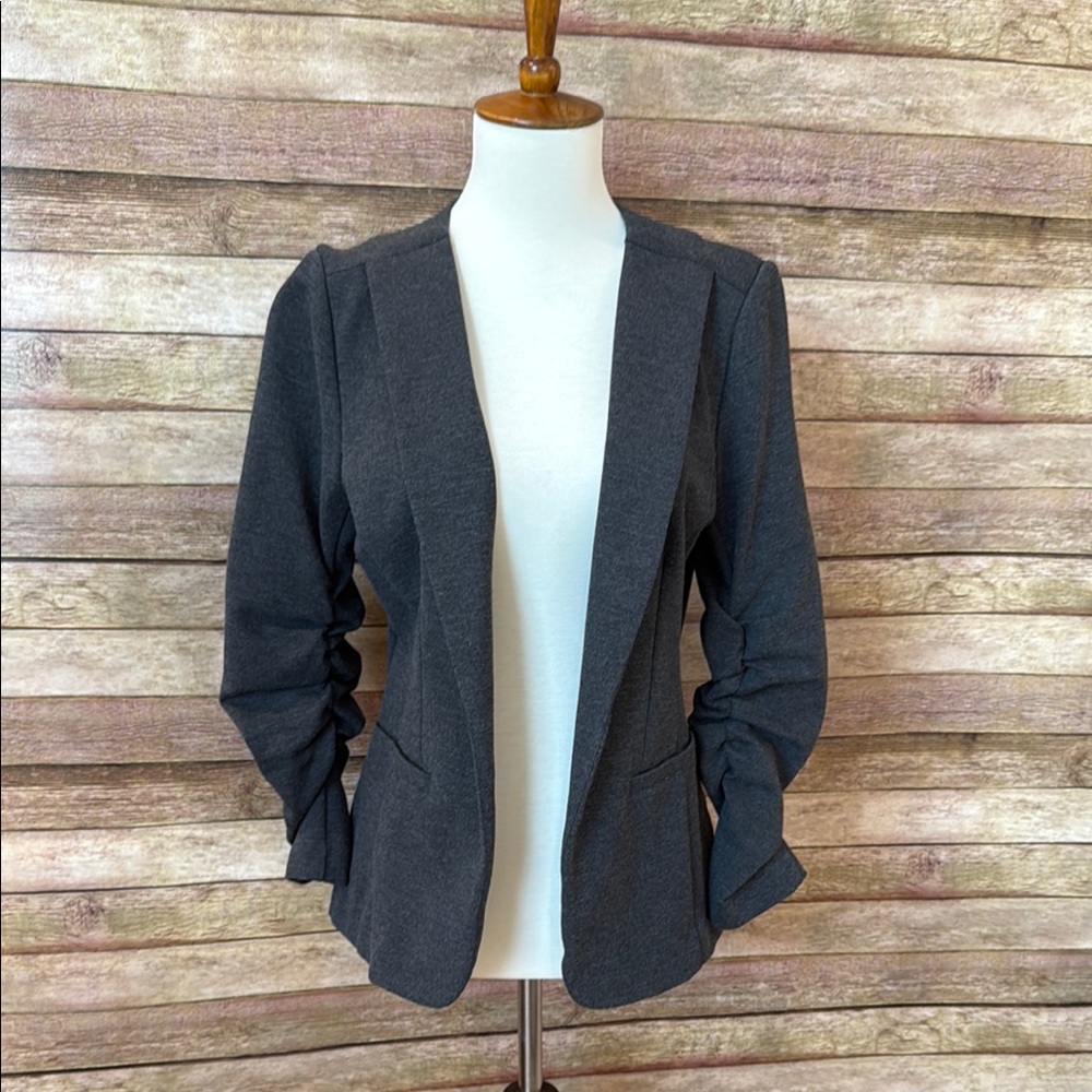 Ruched sleeve knit blazer